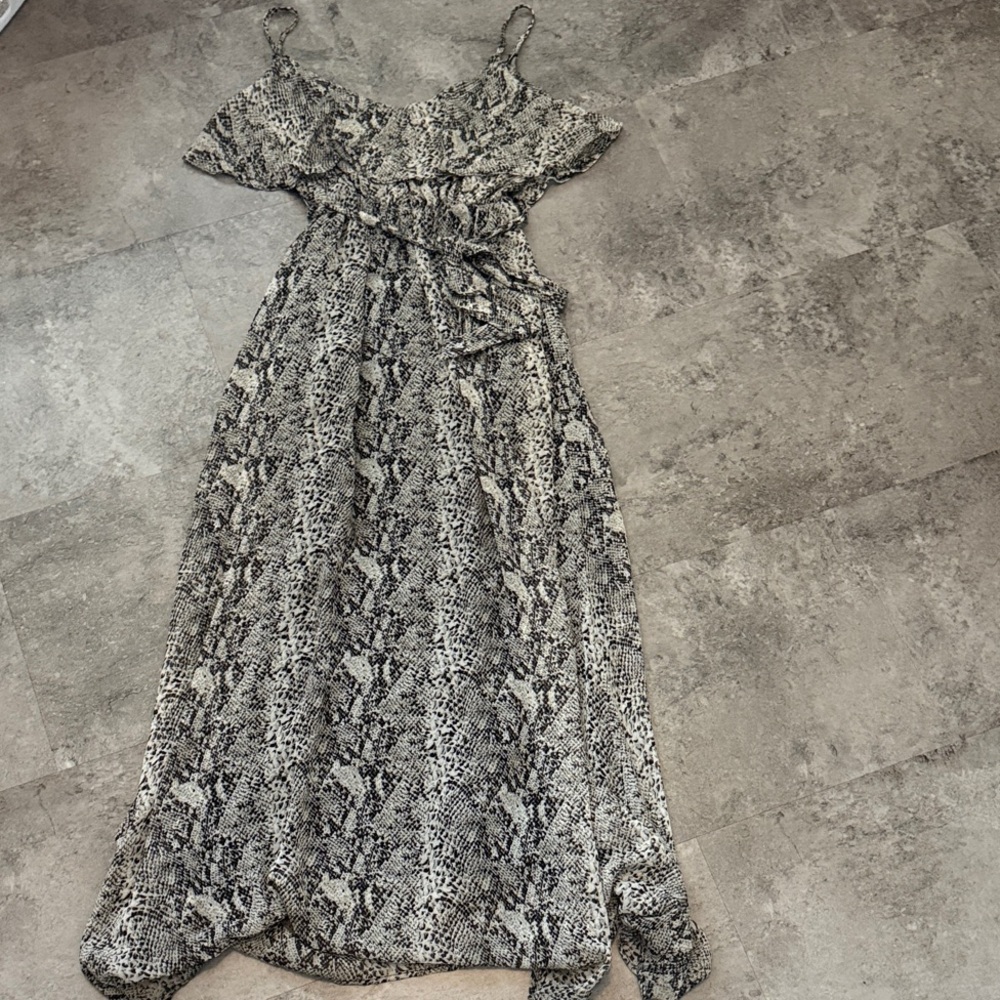 Fora Elegant Monochrome Snake Print Maxi Dress